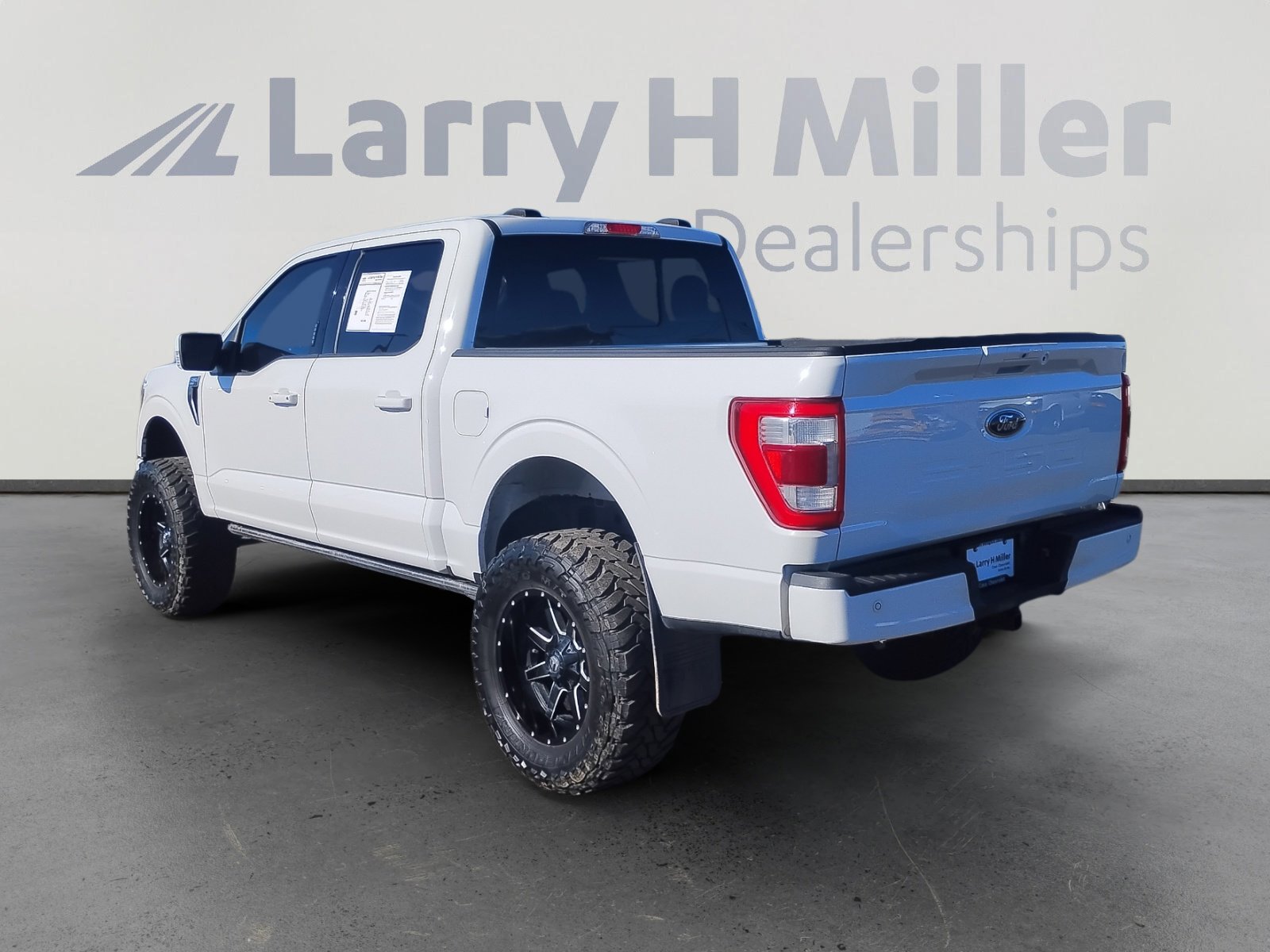 Used 2022 Ford F150 Lariat w/ Equipment Group 502A High image 3