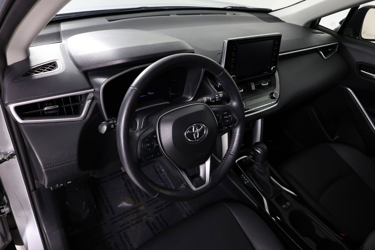 Used 2022 Toyota Corolla Cross XLE image 20