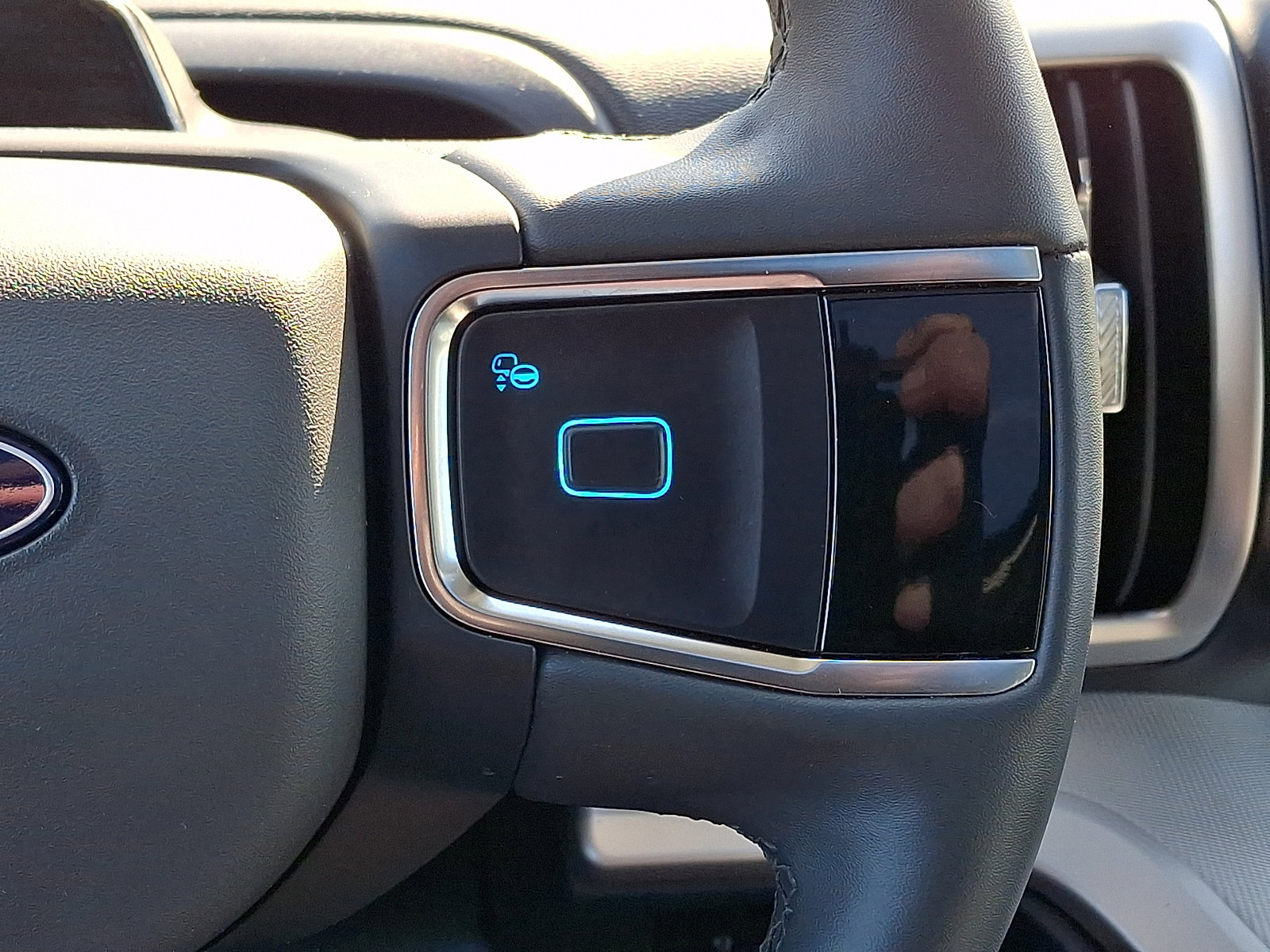 Certified 2025 Ford Expedition Active image 25