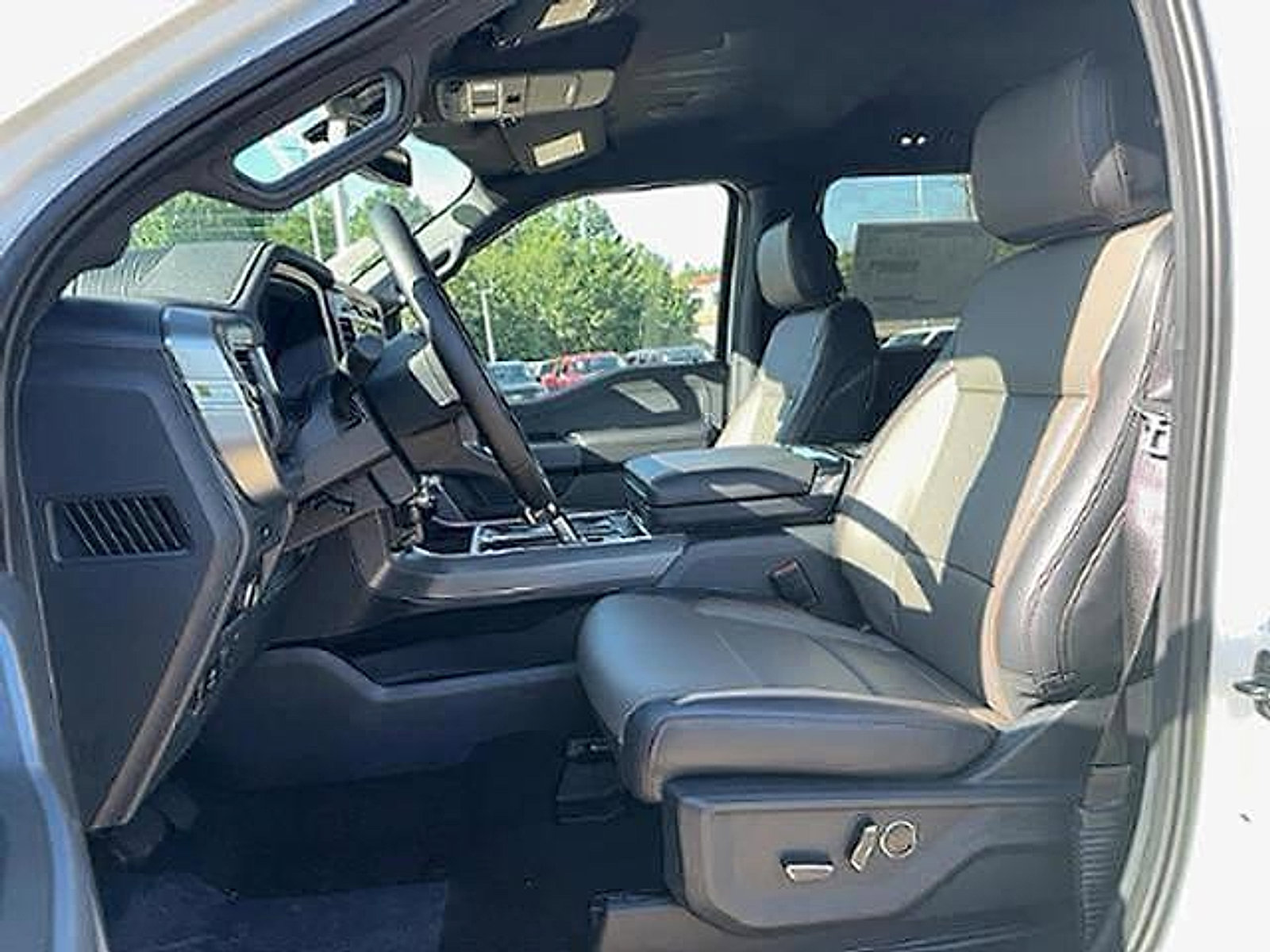 New 2025 Ford F150 Lariat w/ Equipment Group 502A High AWD/4WD image 10