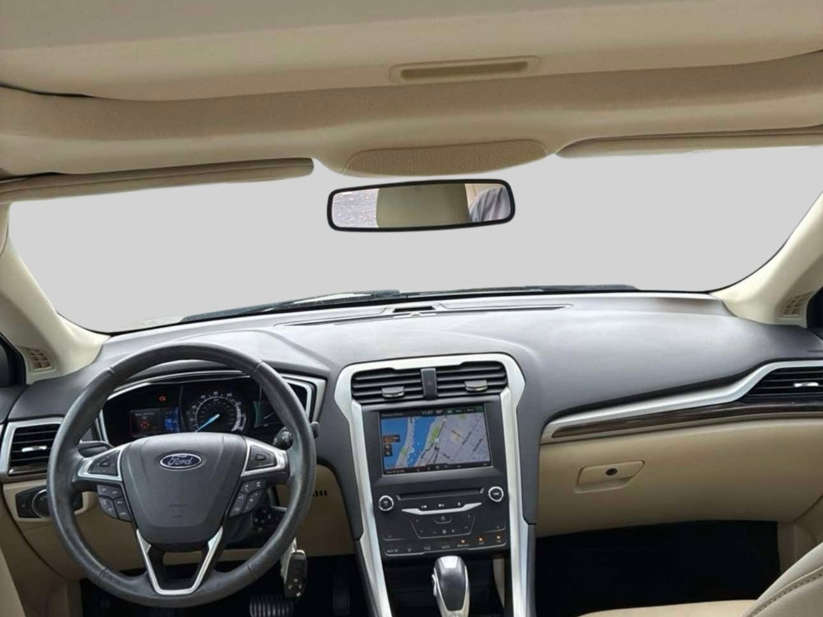 Used 2015 Ford Fusion SE w/ Equipment Group 202A image 3