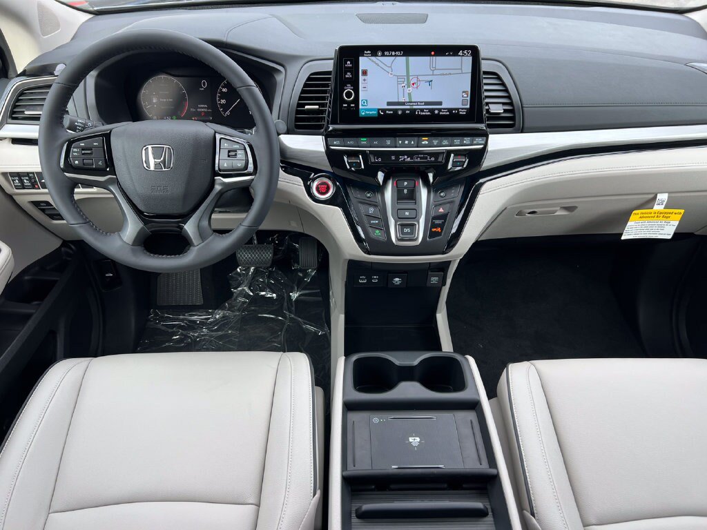 New 2027 Honda Odyssey Touring image 3