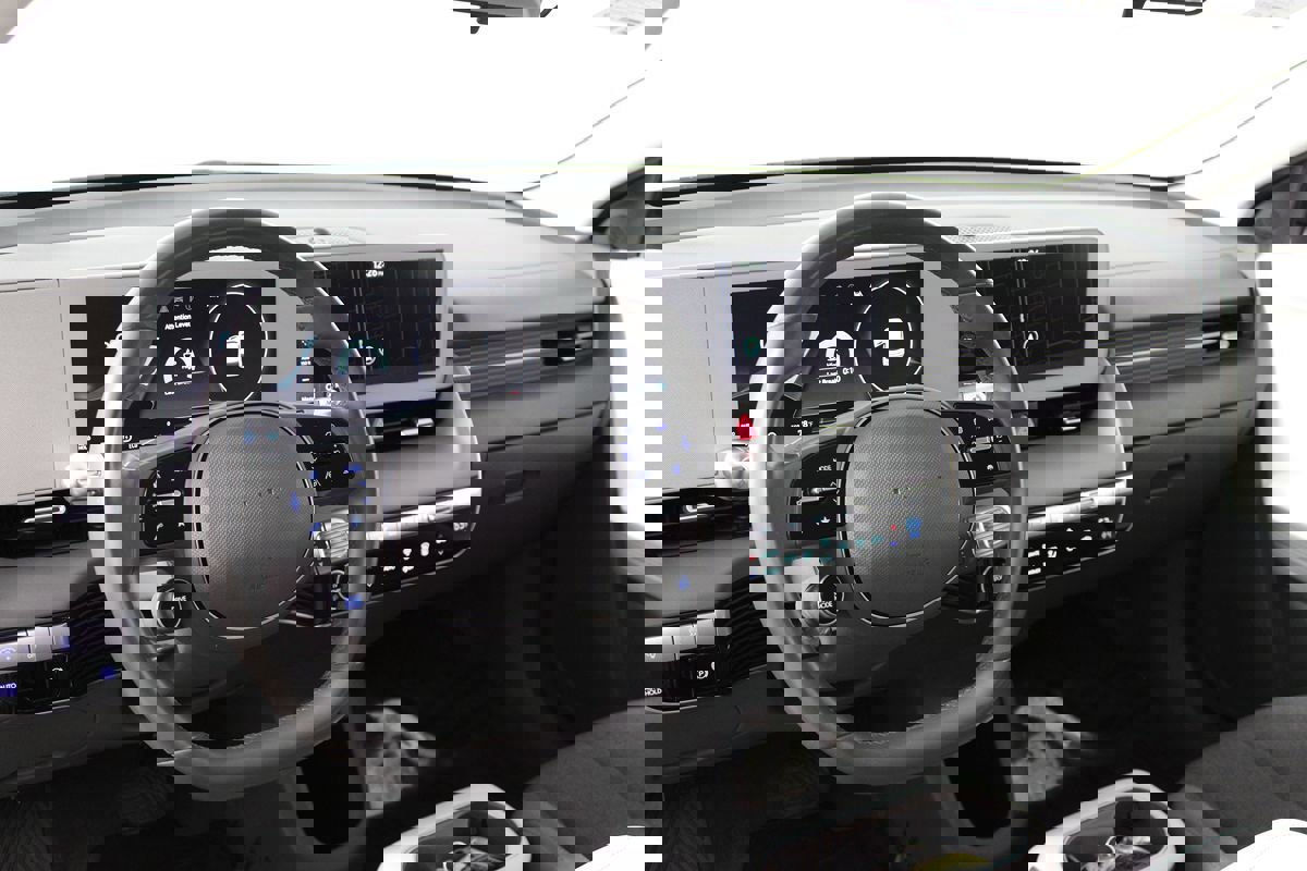 Used 2023 Hyundai Ioniq 5 SE image 8