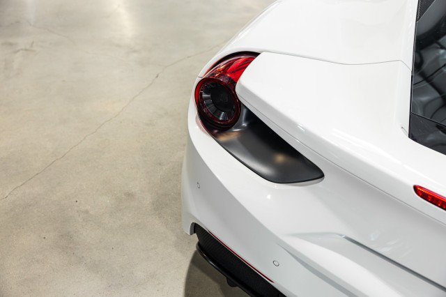 Used 2016 Ferrari 488 GTB RWD image 16