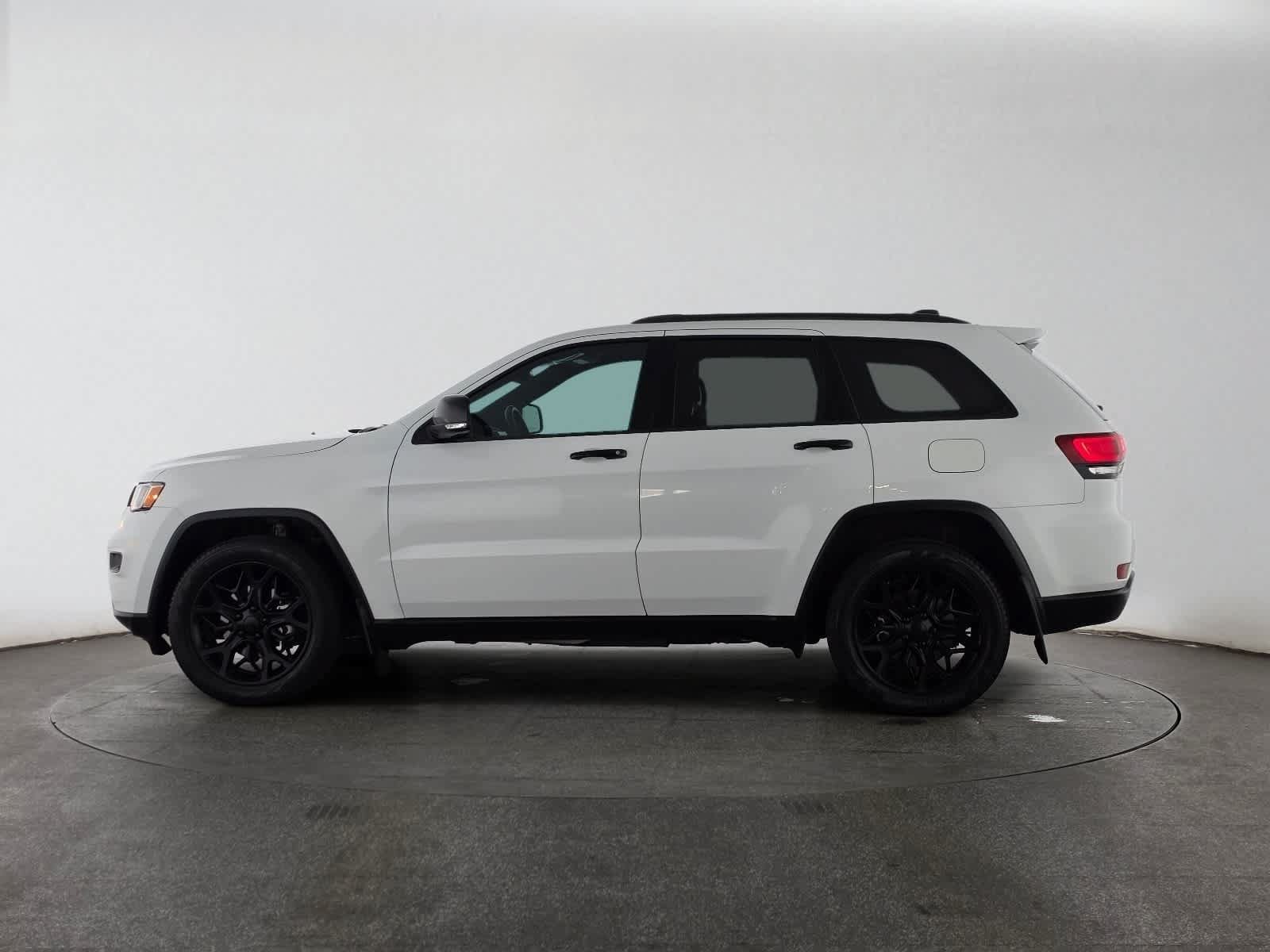 Used 2020 Jeep Grand Cherokee Limited RWD image 6