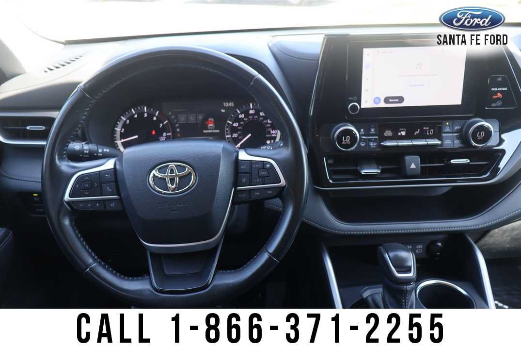 Used 2023 Toyota Highlander LE AWD/4WD image 24