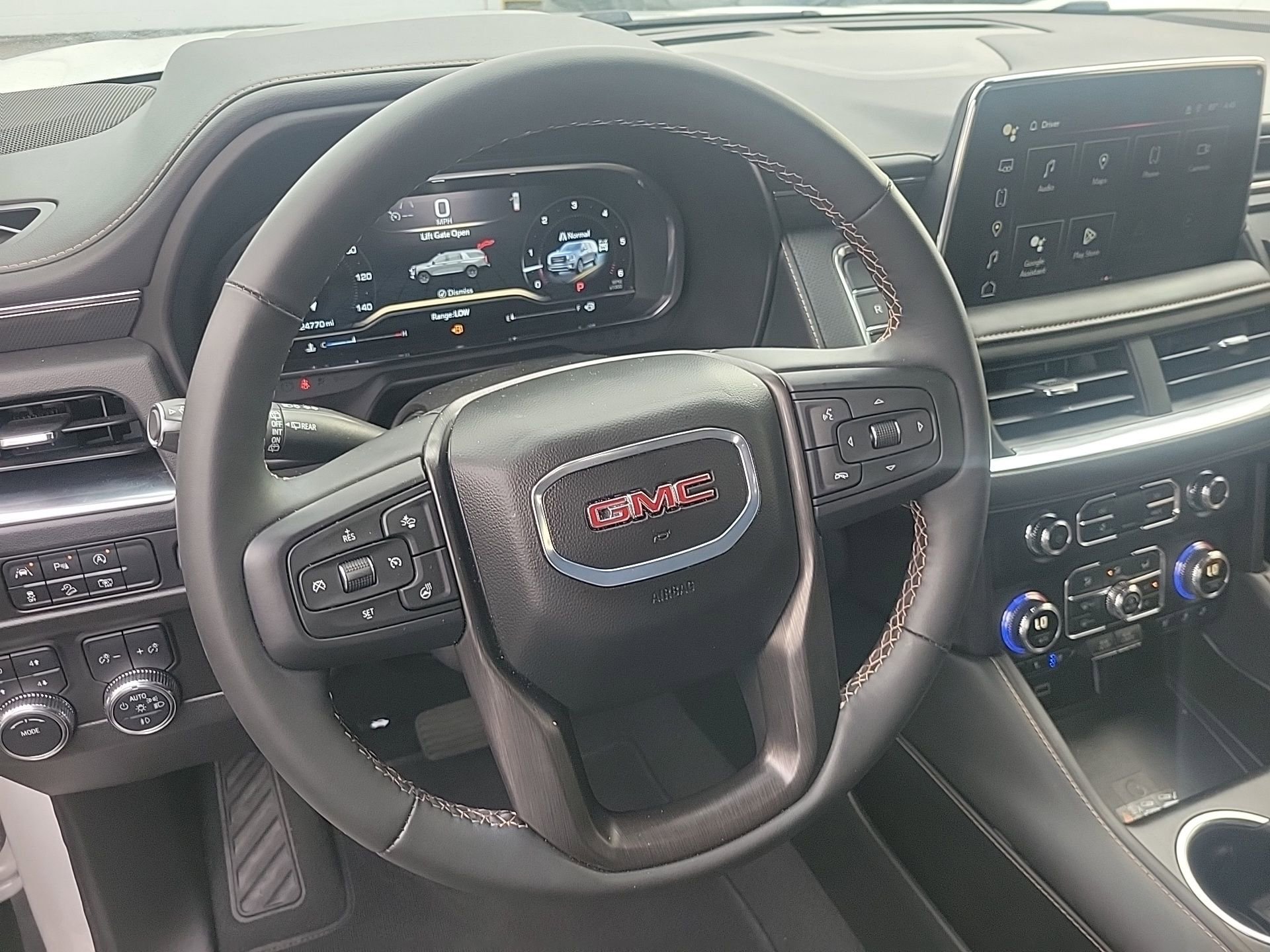 Used 2024 GMC Yukon AT4 w/ Technology Package image 6