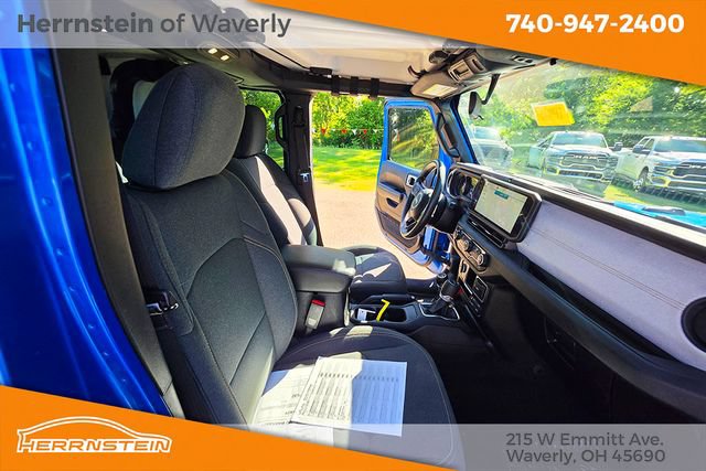 Used 2024 Jeep Gladiator Sport AWD/4WD image 7