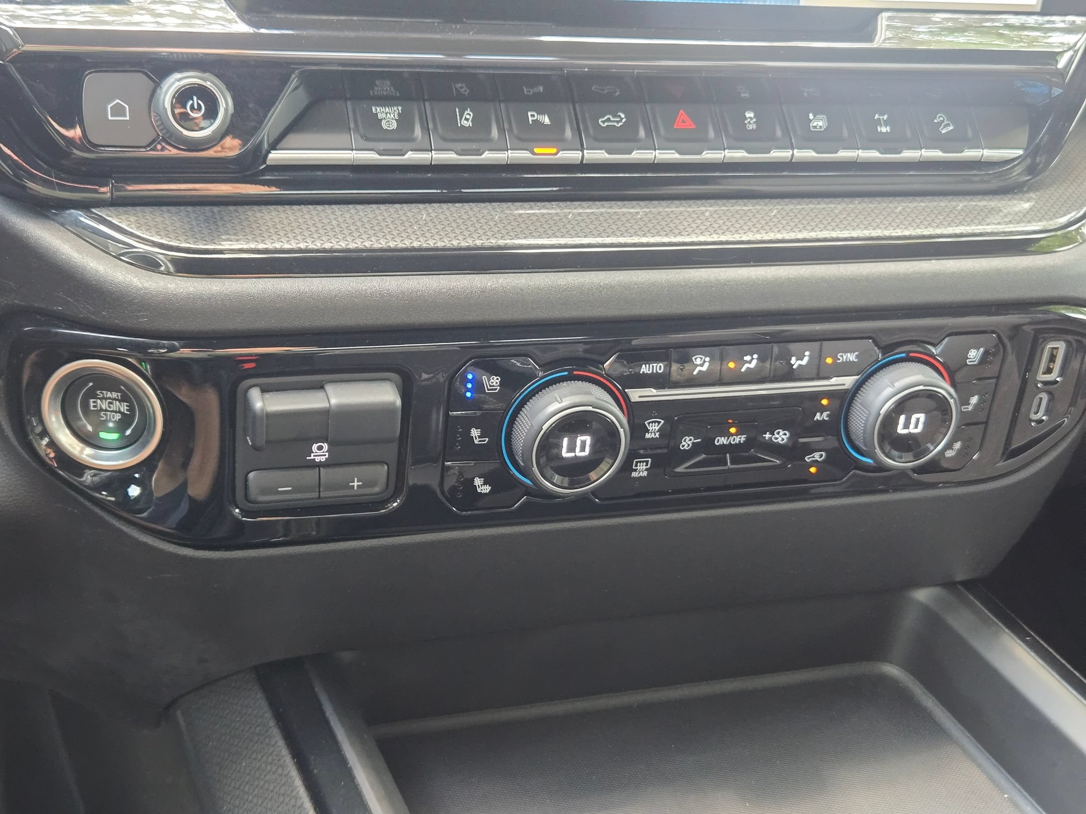 Certified 2024 Chevrolet Silverado 2500 ZR2 AWD/4WD image 17