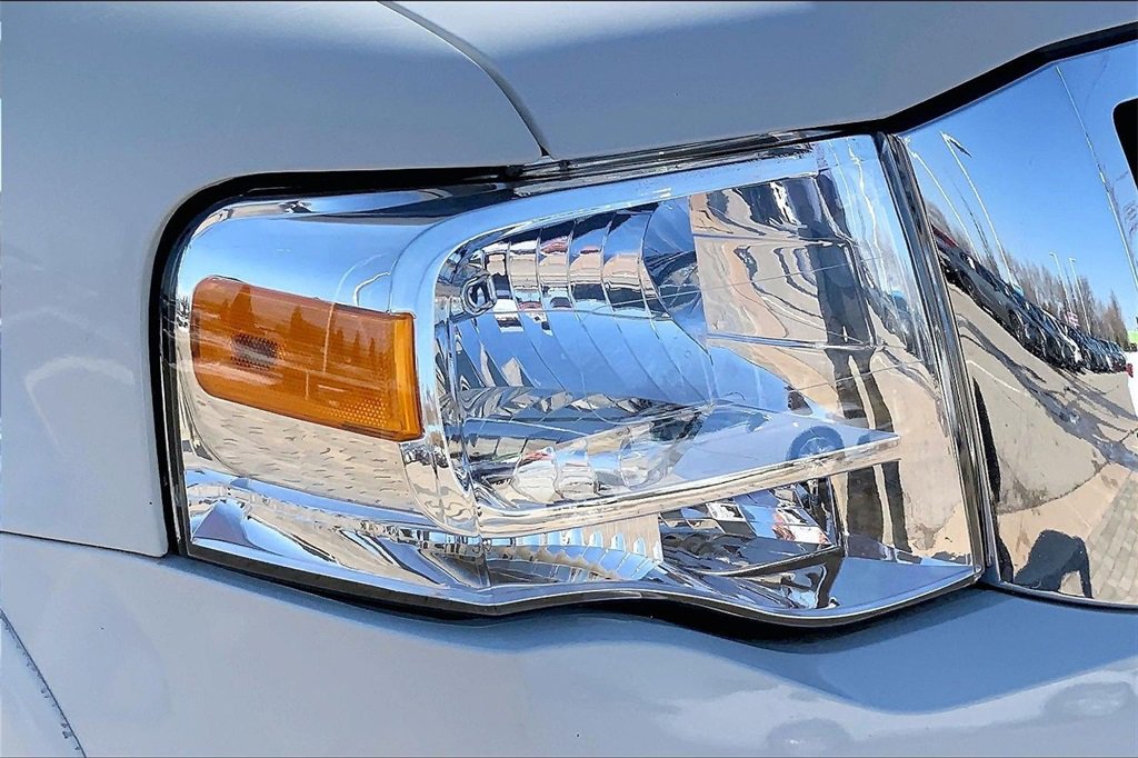 Used 2008 Ford Expedition XLT image 26