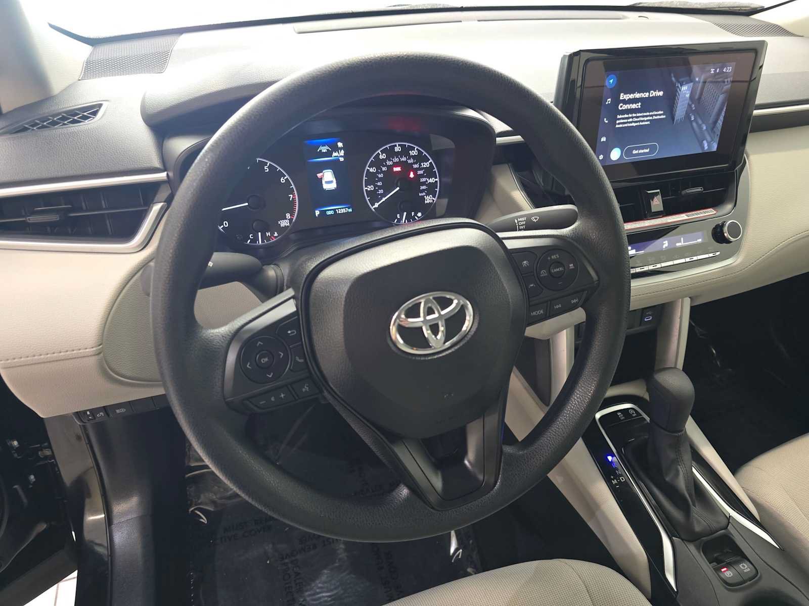 Certified 2025 Toyota Corolla Cross L AWD/4WD image 2