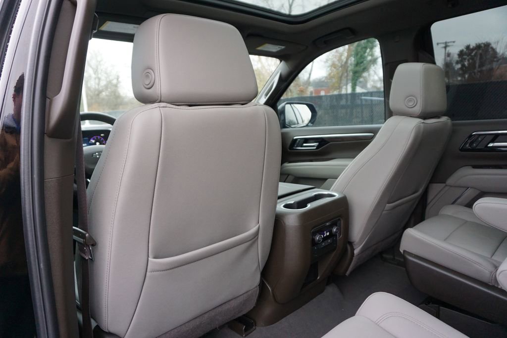 Used 2025 Chevrolet Tahoe Z71 w/ Z71 Off-Road Package image 15