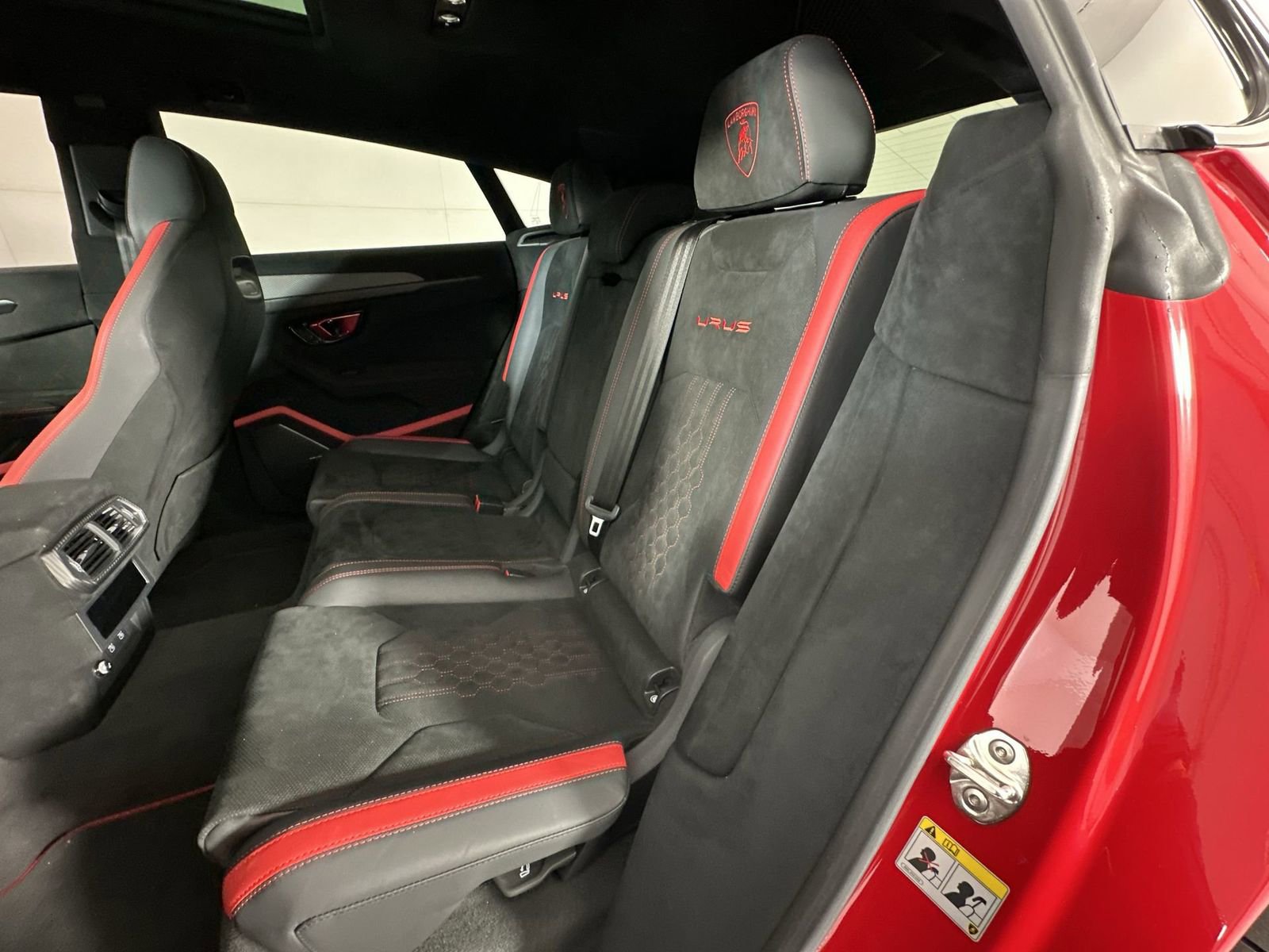 Used 2023 Lamborghini Urus Performante AWD/4WD image 23