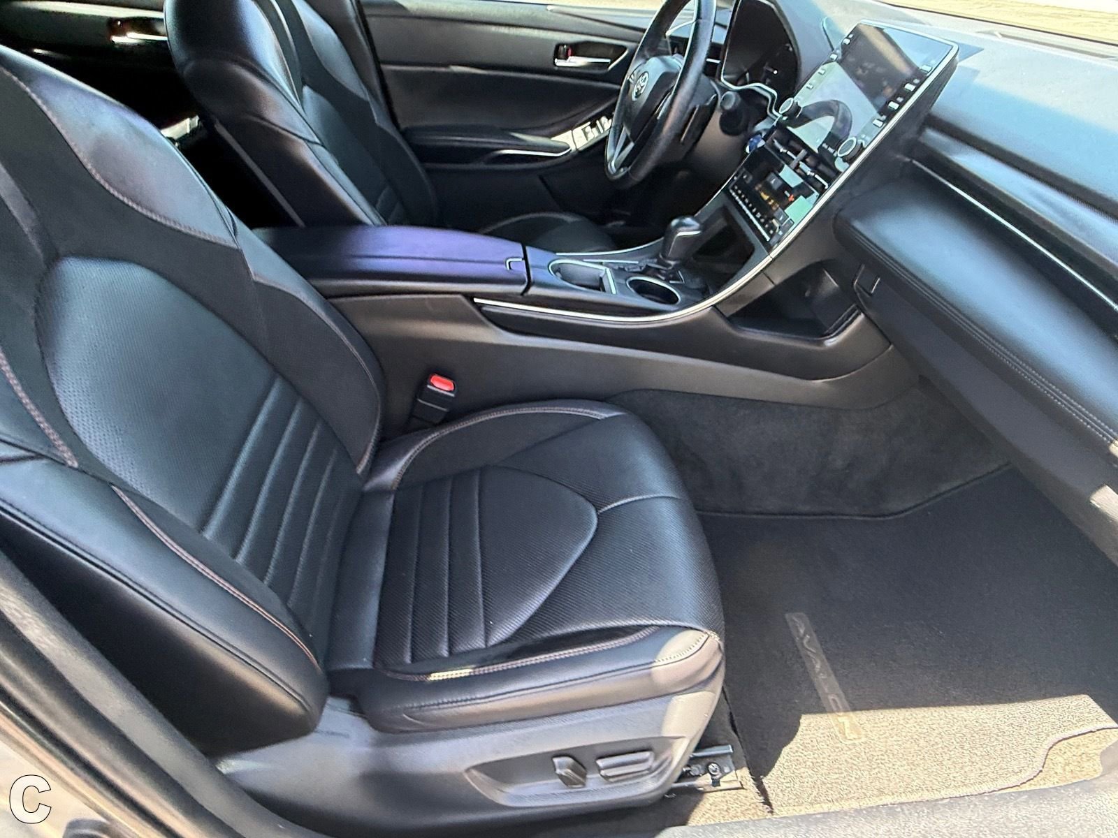 Used 2021 Toyota Avalon XSE w/ Carpet Mat Package (TMS) FWD image 8