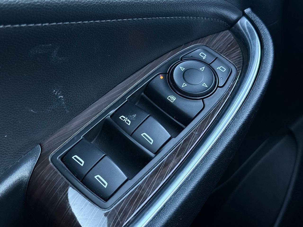 Used 2021 Chevrolet Malibu Premier FWD image 26