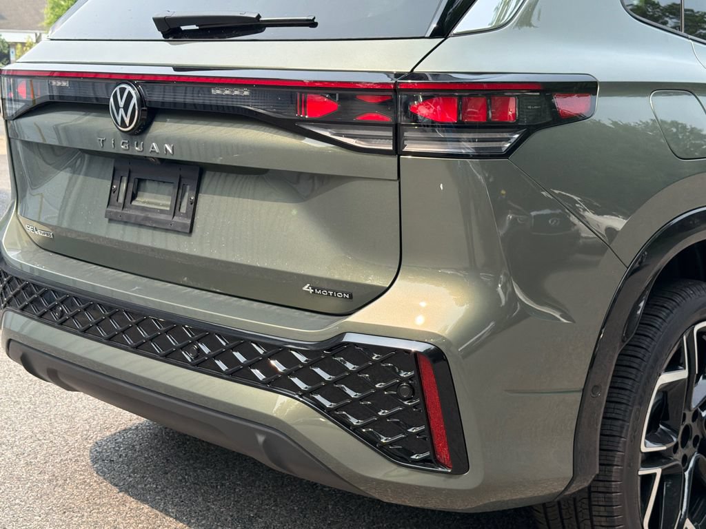 New 2026 Volkswagen Tiguan SEL R-Line AWD/4WD image 5