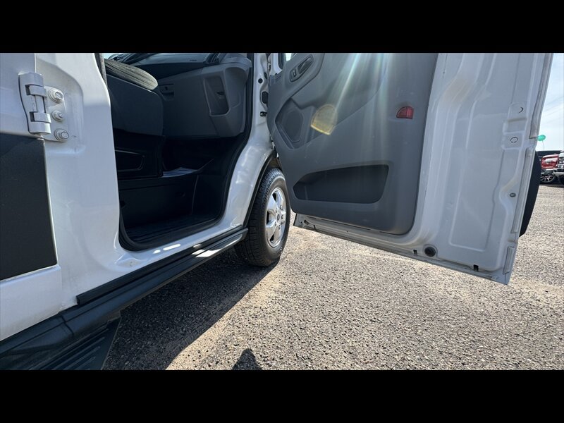 Used 2018 Ford Transit 150 XLT RWD image 11