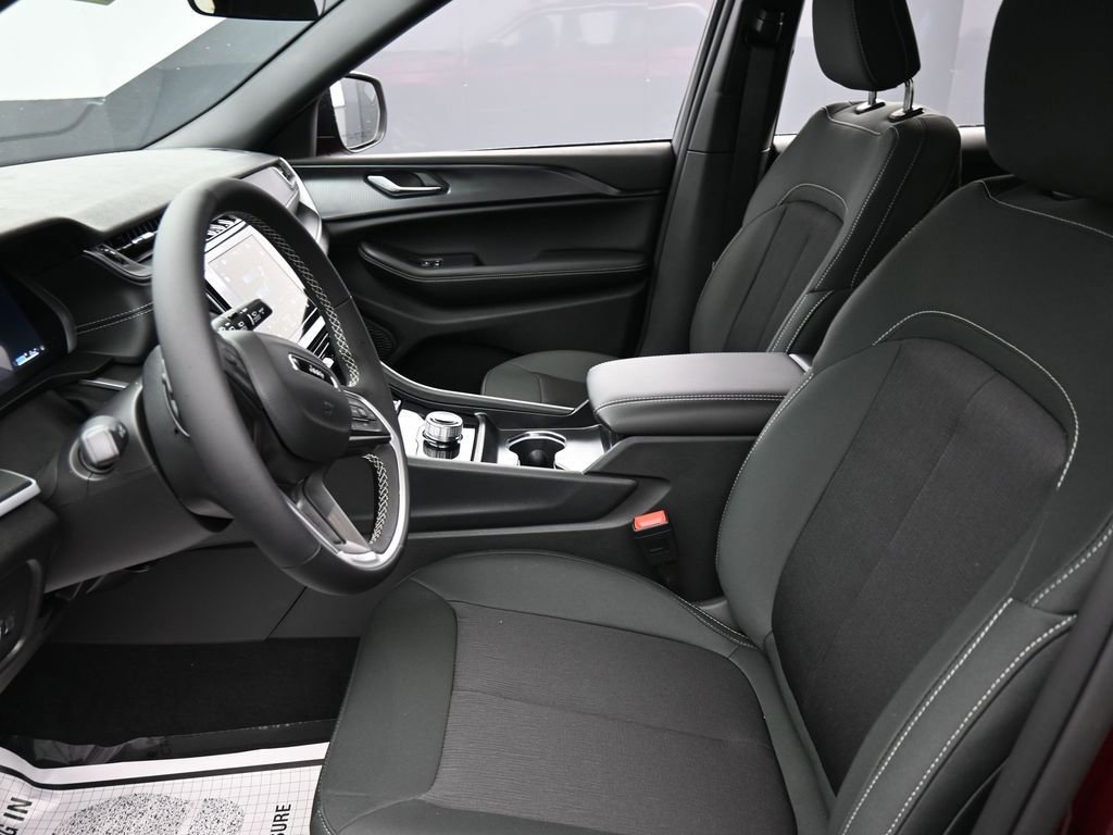 New 2026 Jeep Grand Cherokee Laredo image 10