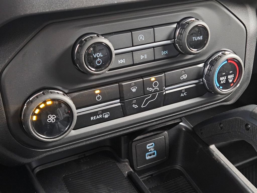 New 2025 Ford Bronco Badlands w/ Black Appearance Package image 18