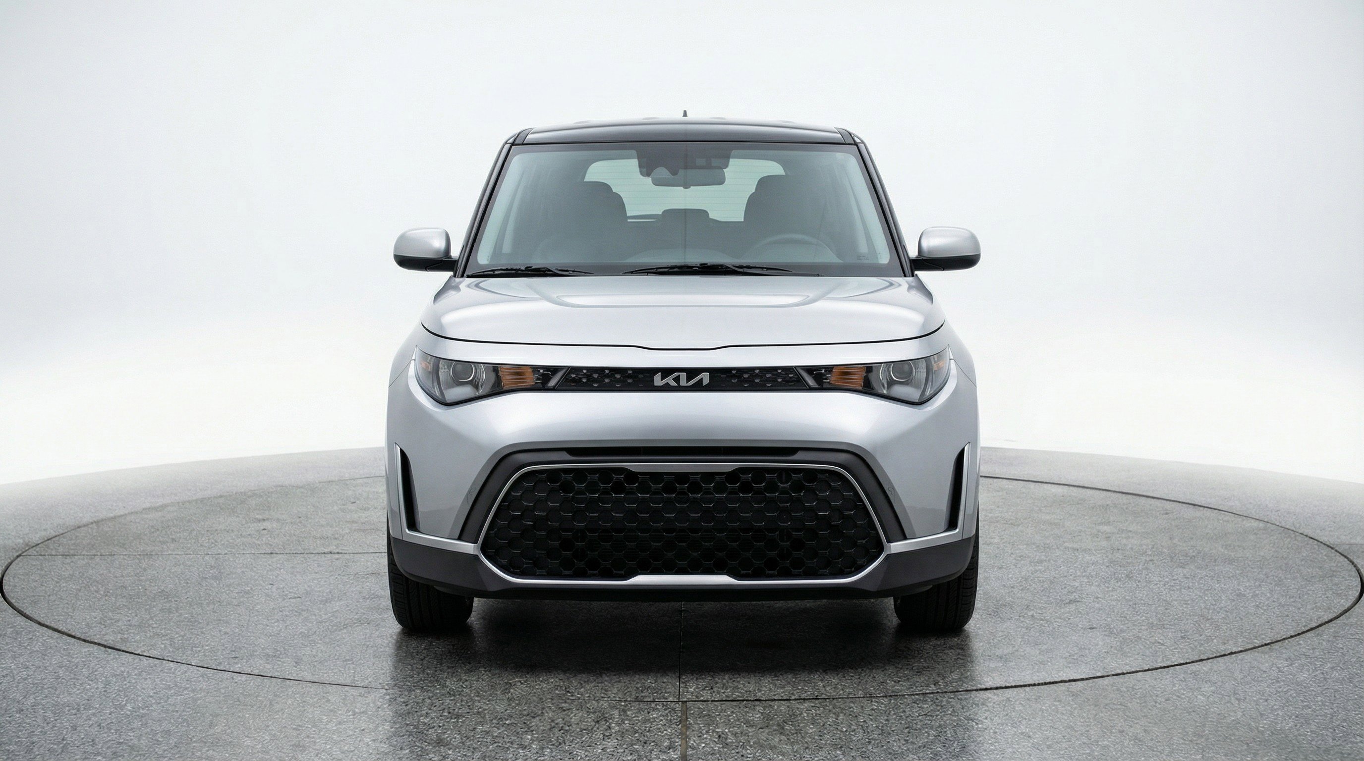 Used 2025 Kia Soul LX w/ LX Technology Package FWD image 2