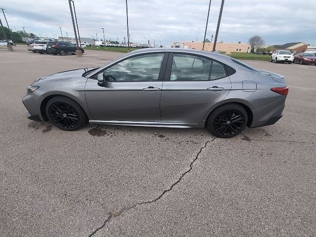 Used 2026 Toyota Camry SE w/ Convenience Package image 8
