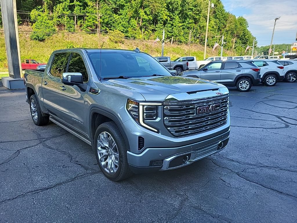 Used 2023 GMC Sierra 1500 Denali w/ Denali Reserve Package AWD/4WD image 4