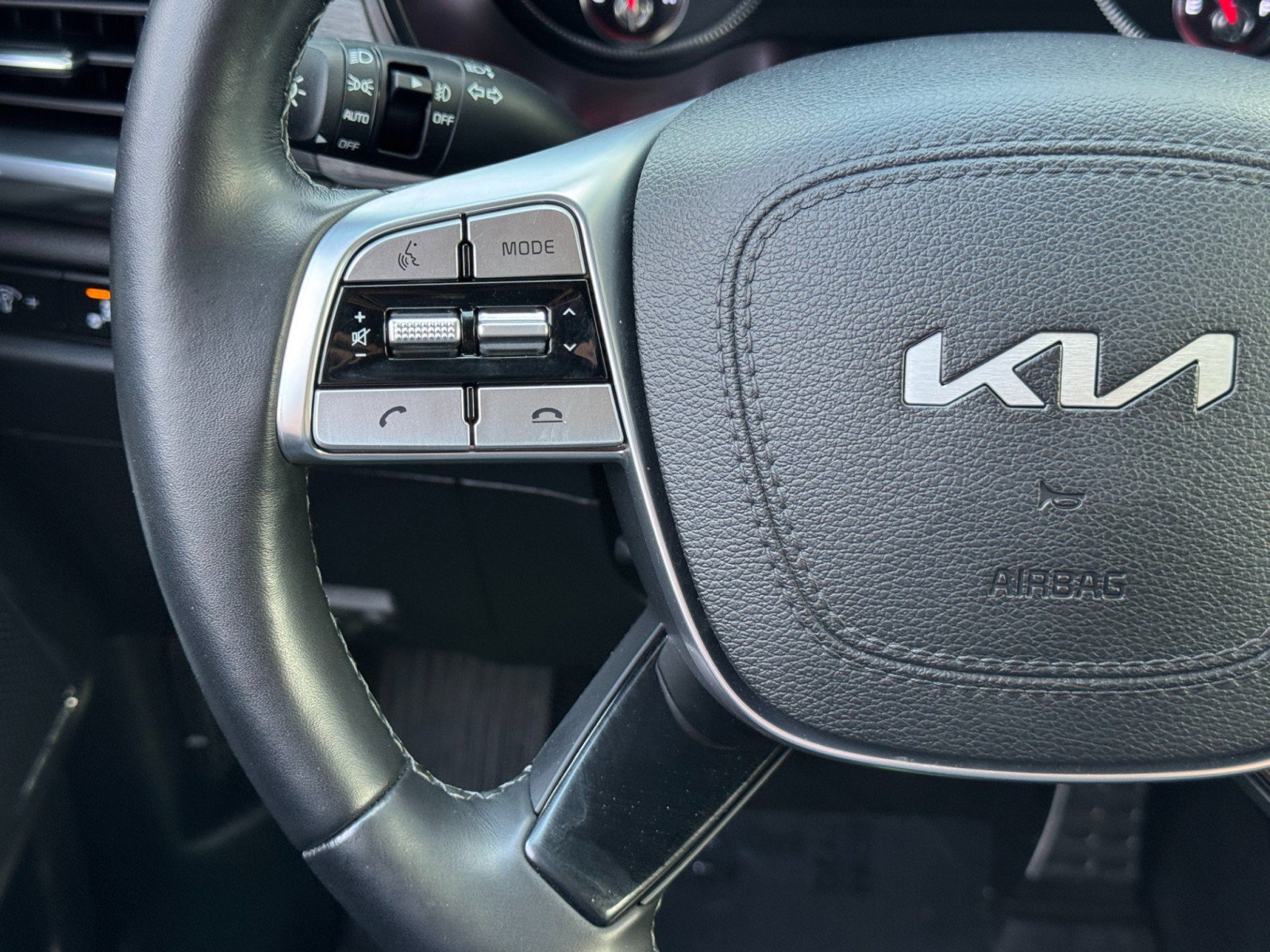 Used 2022 Kia Telluride SX w/ SX Prestige Package AWD/4WD image 22