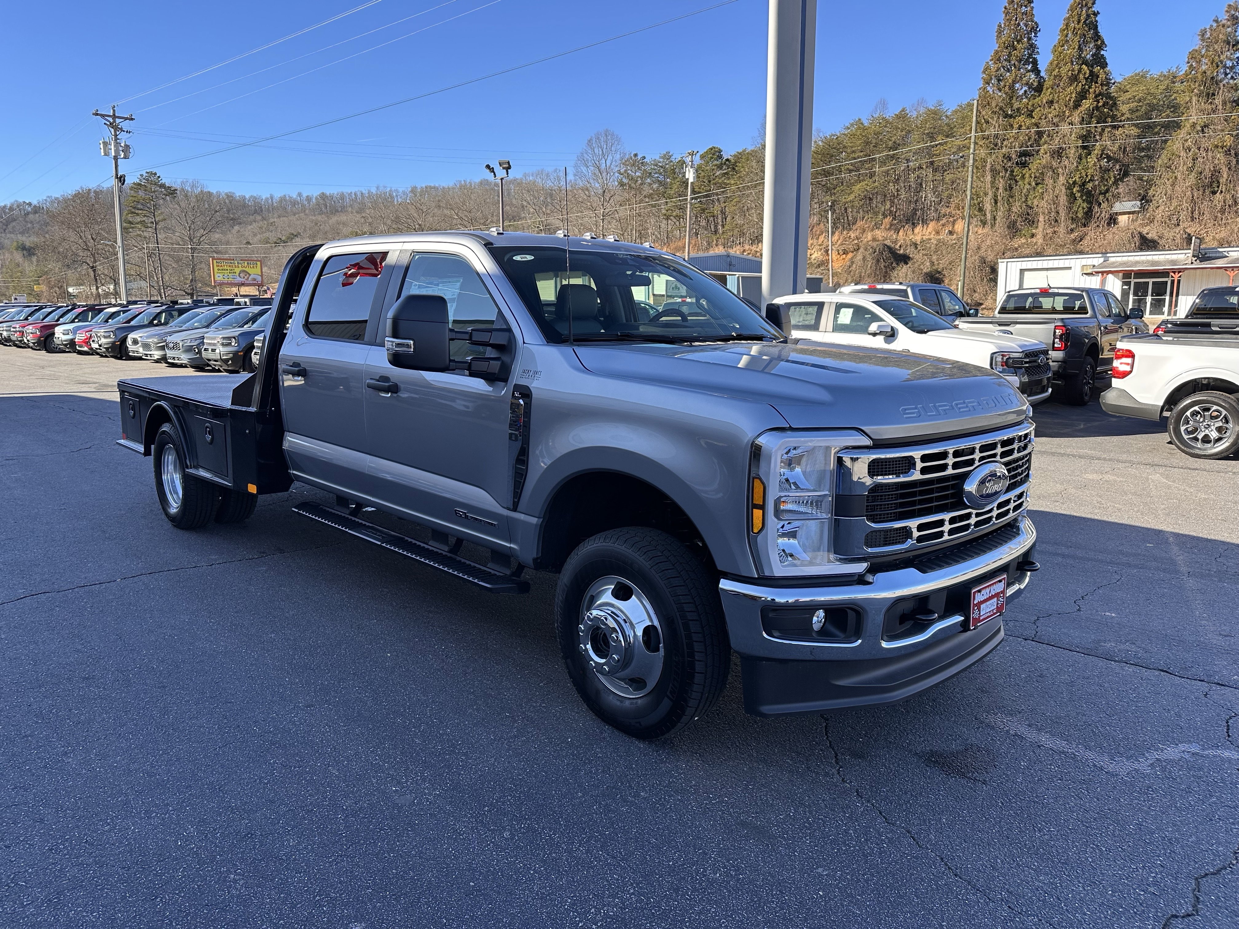 New 2026 Ford F350 XL w/ XL Chrome Package image 4