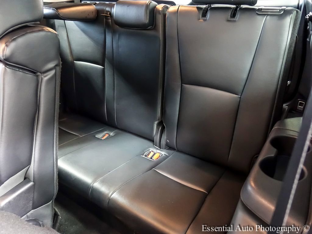 Used 2023 Toyota Highlander XLE AWD/4WD image 11
