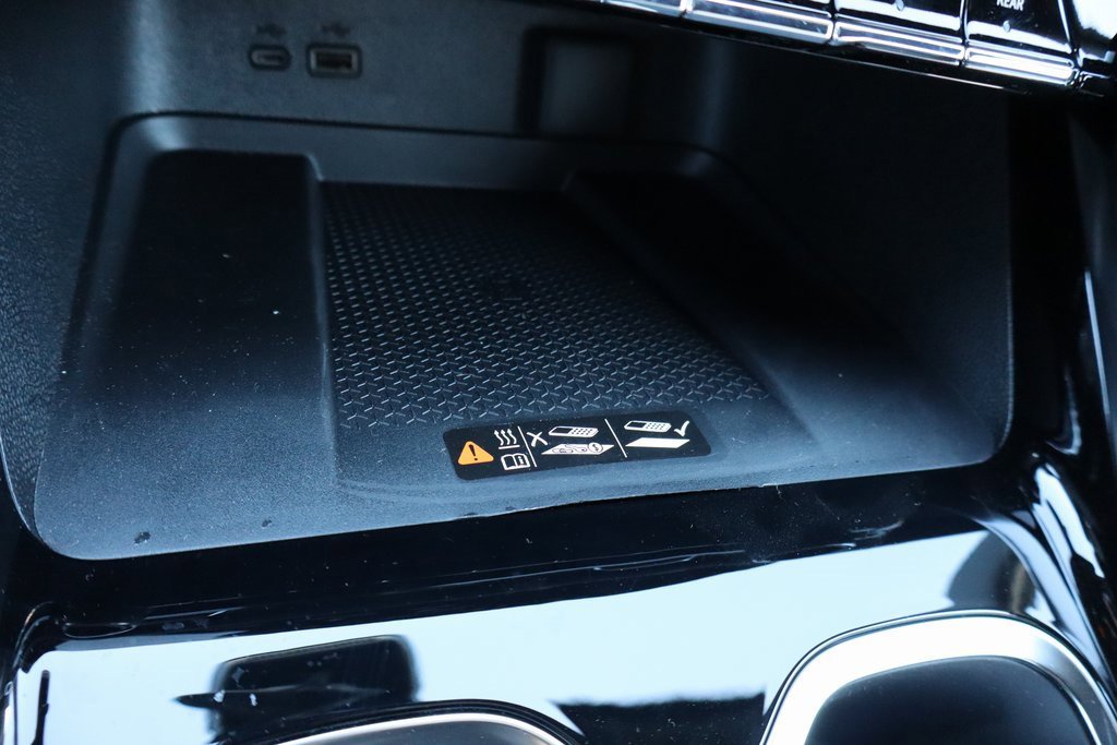 Used 2025 Chevrolet Traverse LT w/ Driver Confidence Package image 14