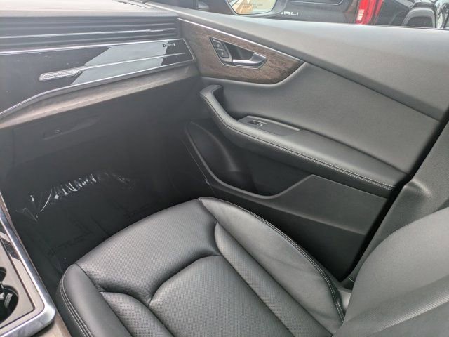 Used 2023 Audi Q8 Premium Plus w/ Premium Plus Package AWD/4WD image 15