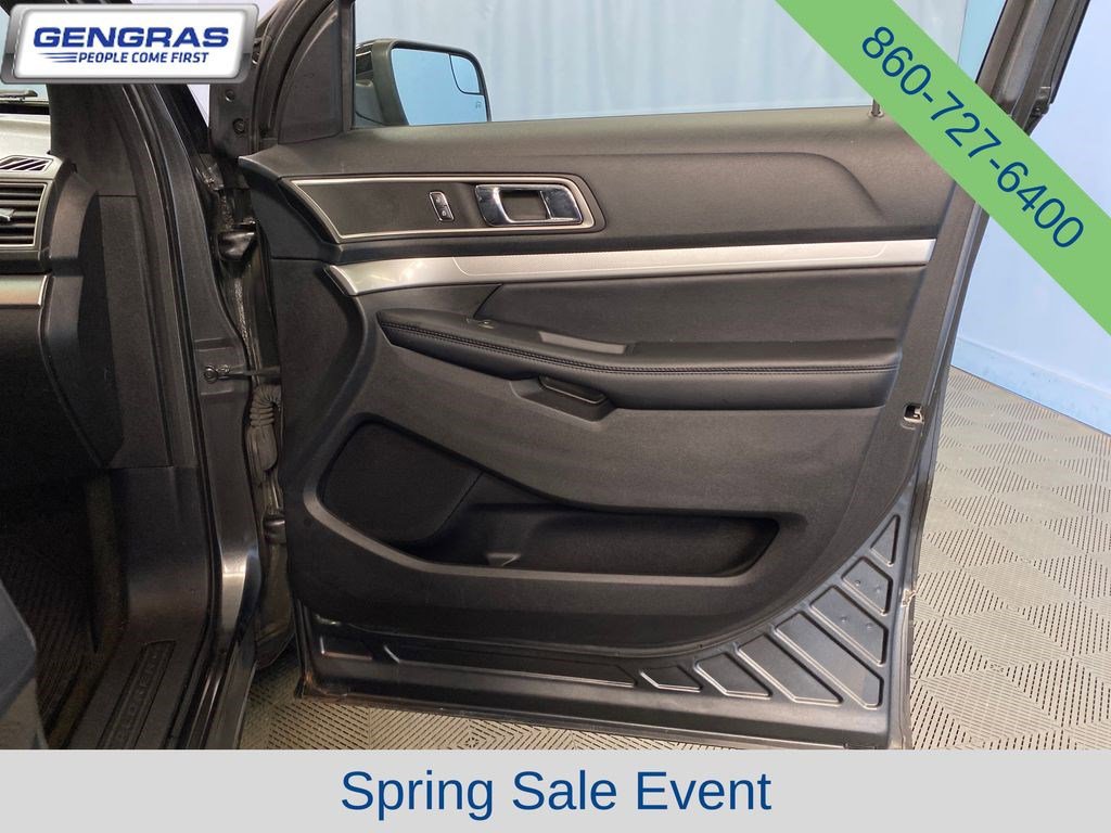 Used 2016 Ford Explorer XLT AWD/4WD image 42