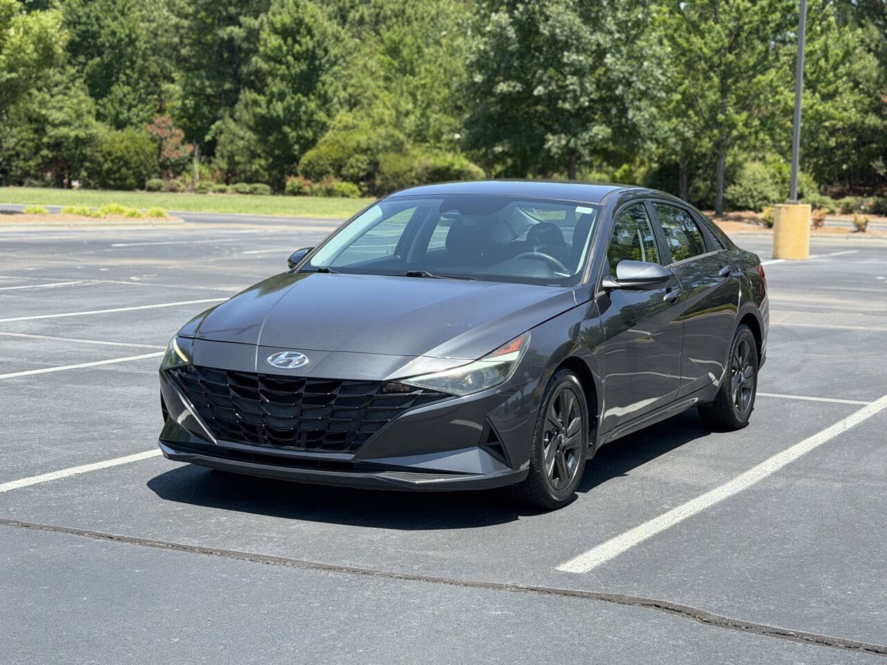 Used 2022 Hyundai Elantra SEL FWD image 3
