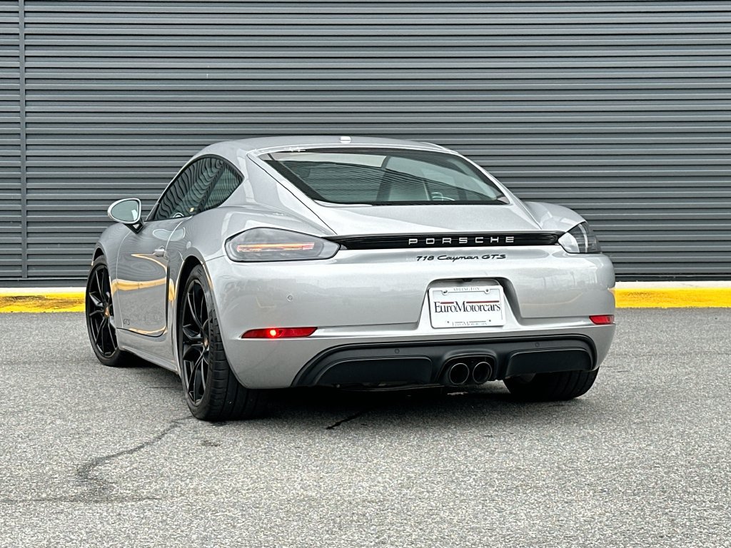 Used 2018 Porsche 718 Cayman GTS RWD image 3