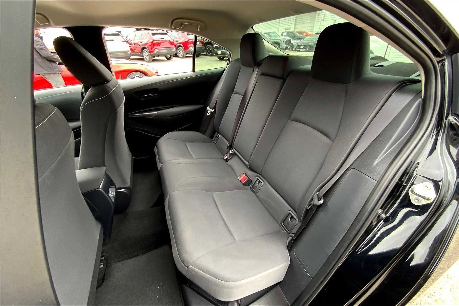 Used 2024 Toyota Corolla LE FWD image 20