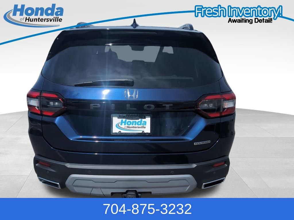 Used 2024 Honda Pilot Touring image 7