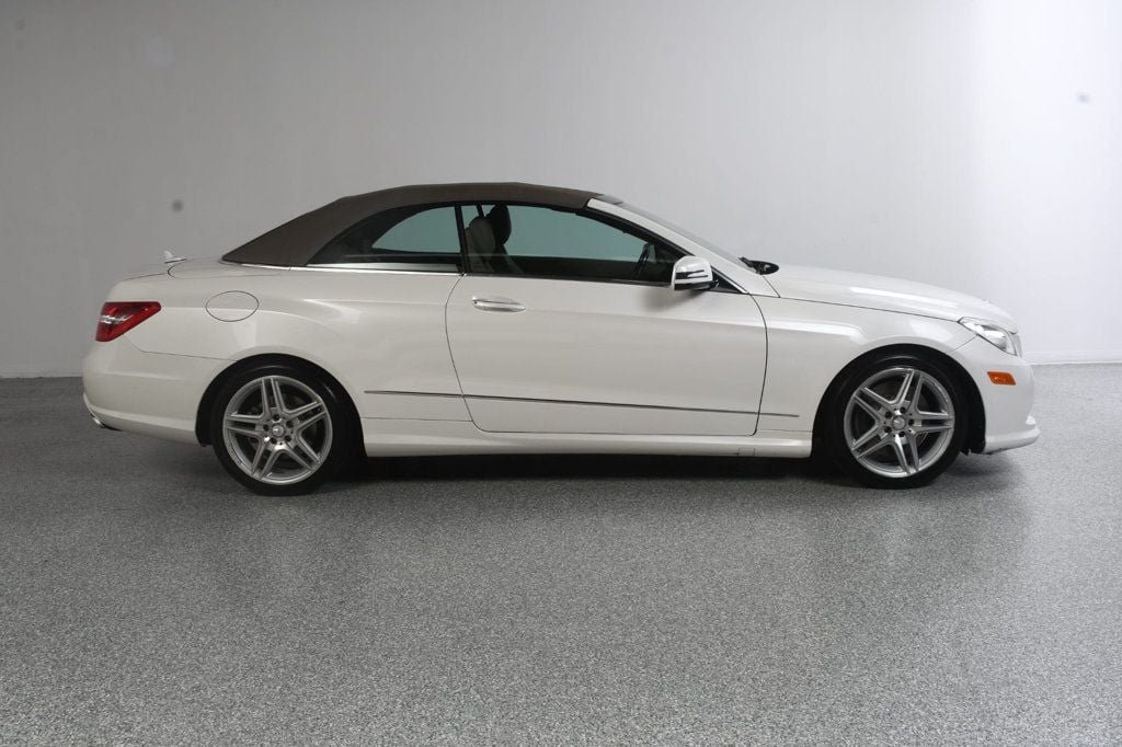 Used 2011 Mercedes-Benz E 550 Cabriolet image 3