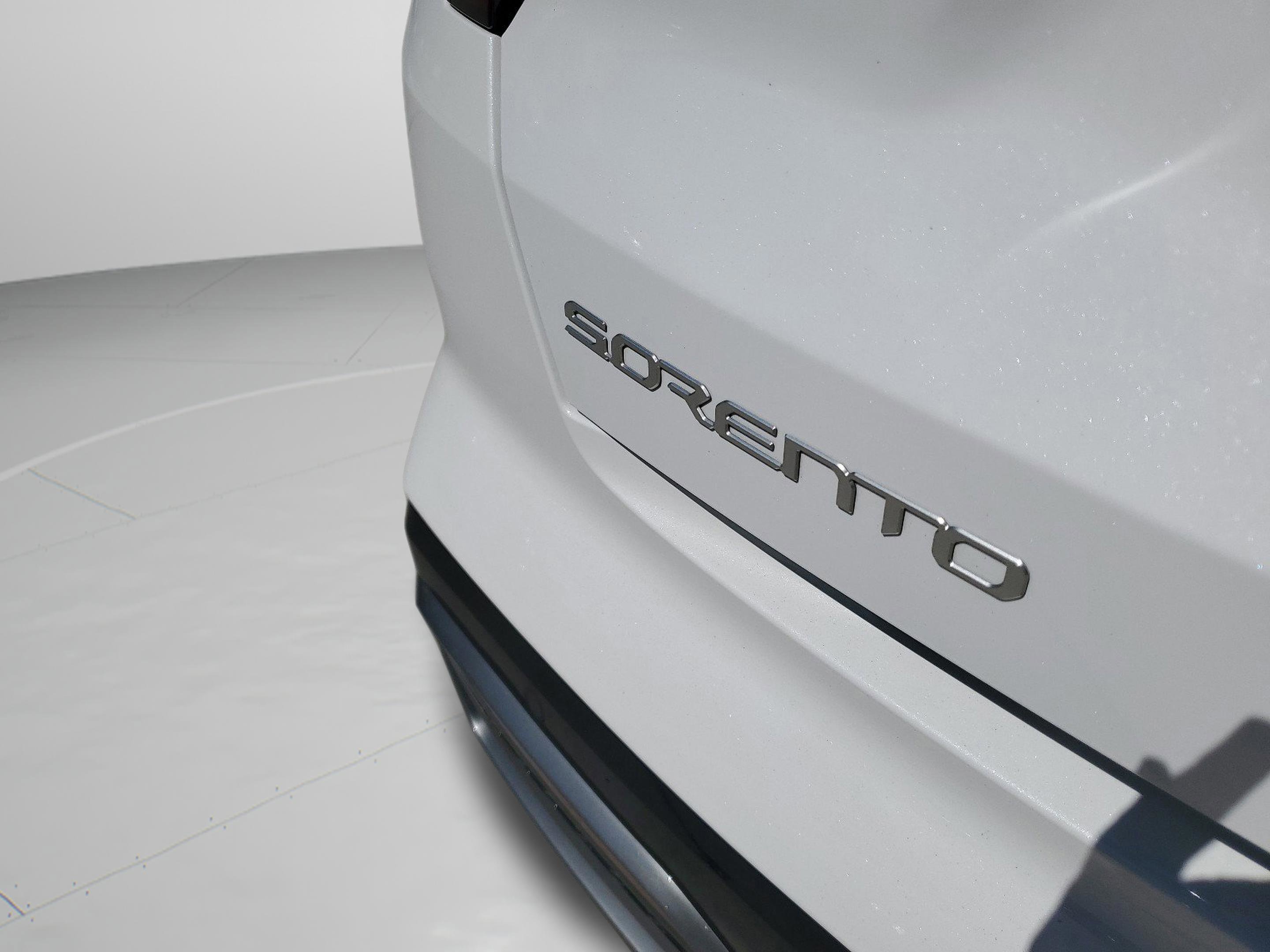 Used 2023 Kia Sorento SX image 7