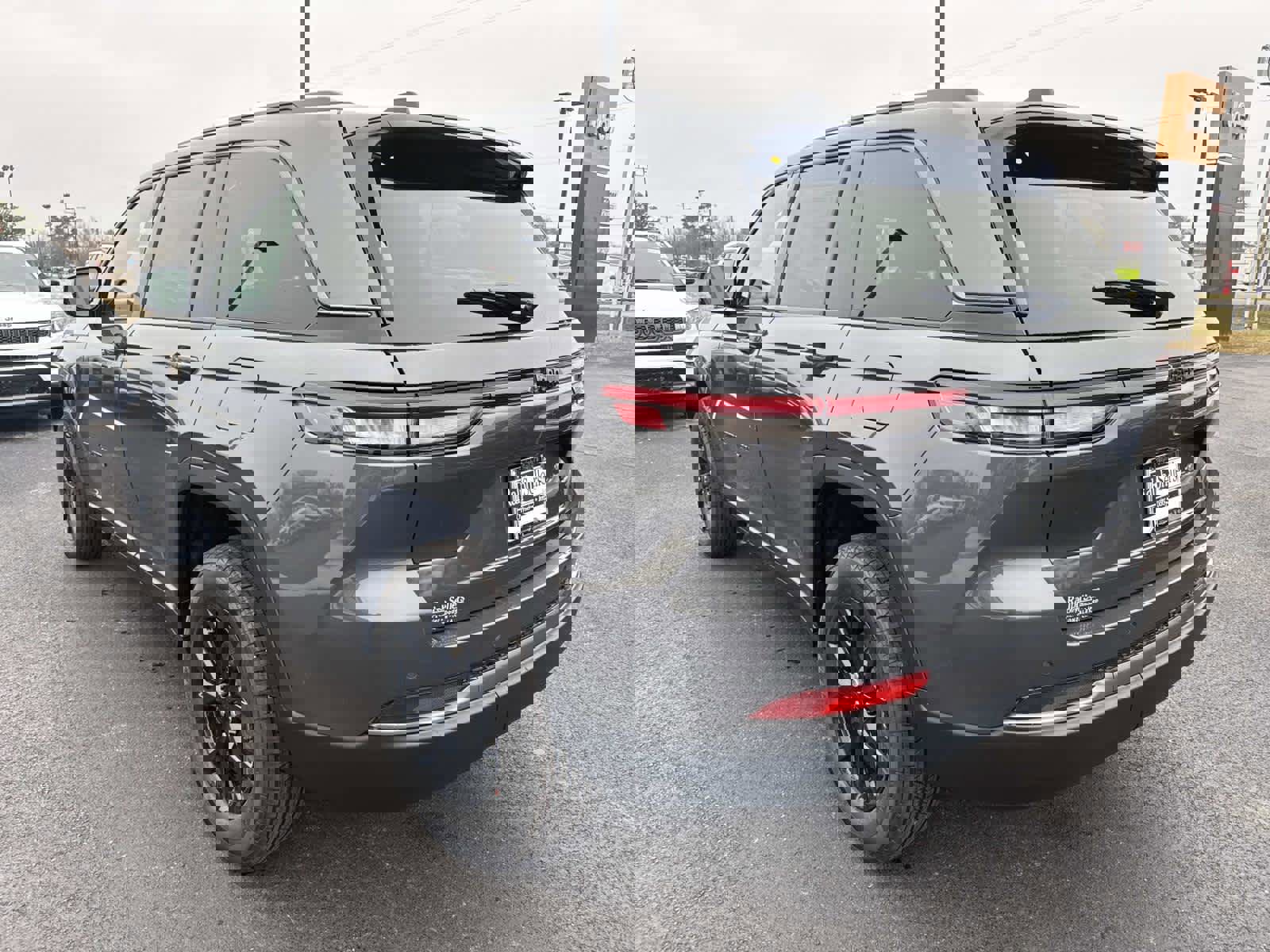 New 2026 Jeep Grand Cherokee Altitude image 4