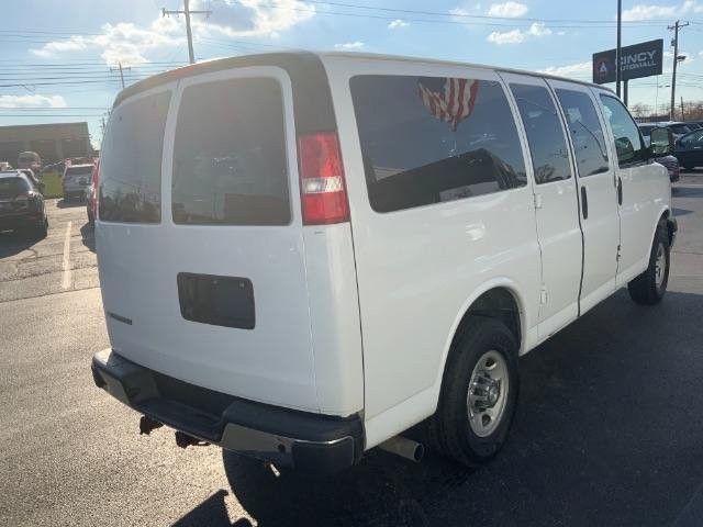 Used 2018 Chevrolet Express 3500 LT w/ LT Preferred Equipment Group RWD image 4