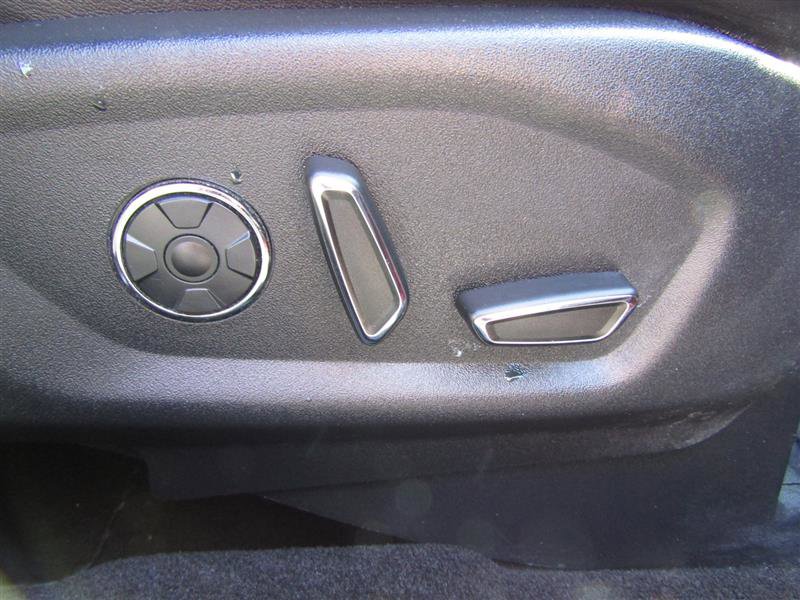 Used 2017 Ford Explorer Platinum image 40