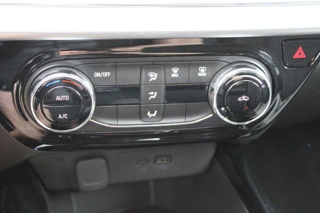 Used 2025 Chevrolet Trax LT image 22