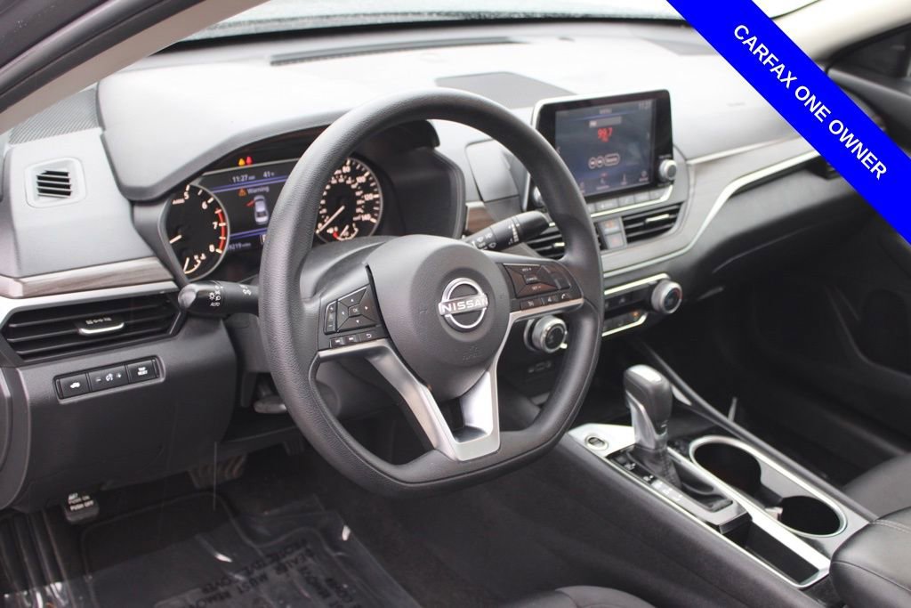 Used 2024 Nissan Altima 2.5 SV image 17
