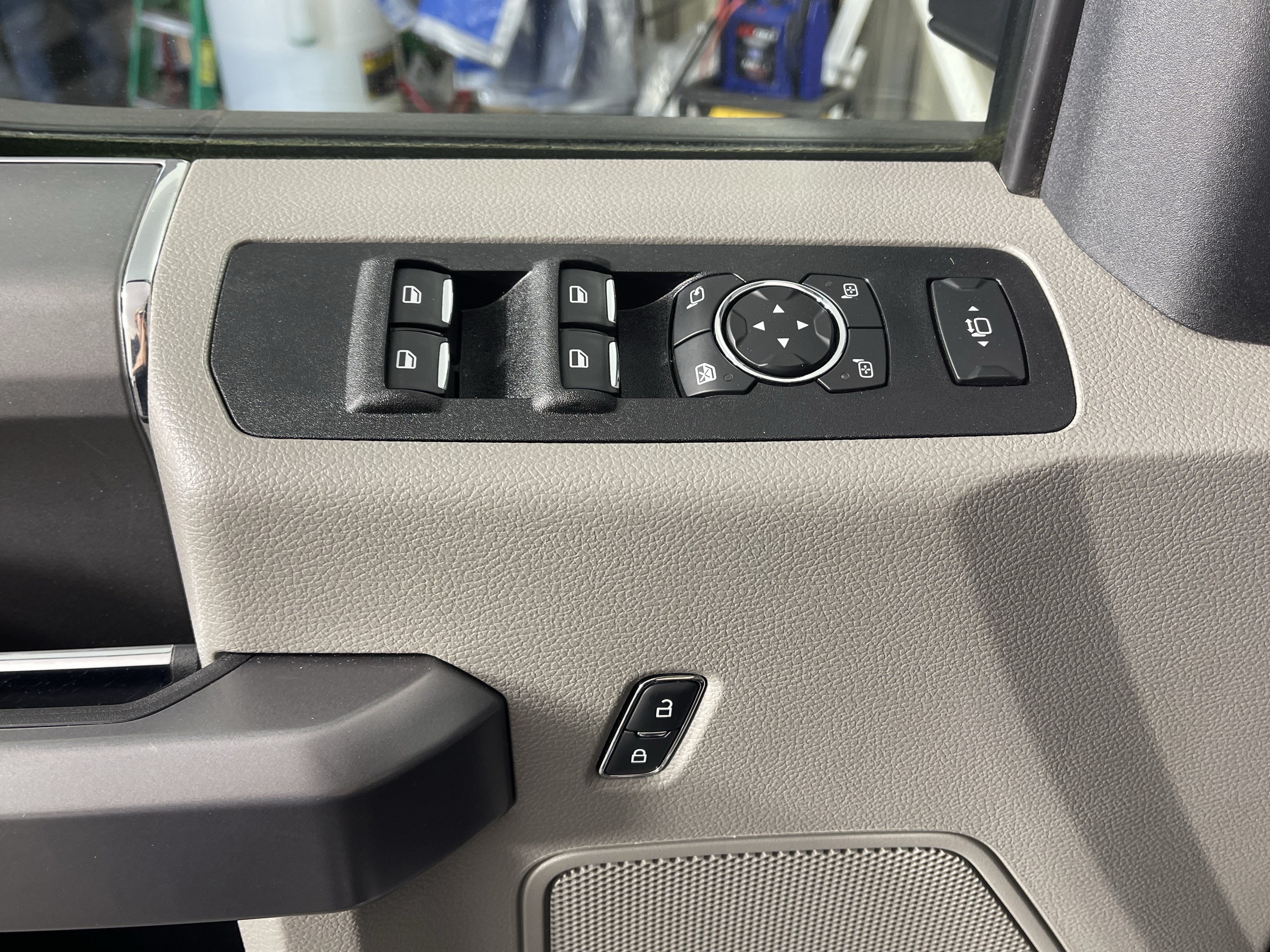 Certified 2021 Ford F350 XLT w/ XLT Premium Package AWD/4WD image 18