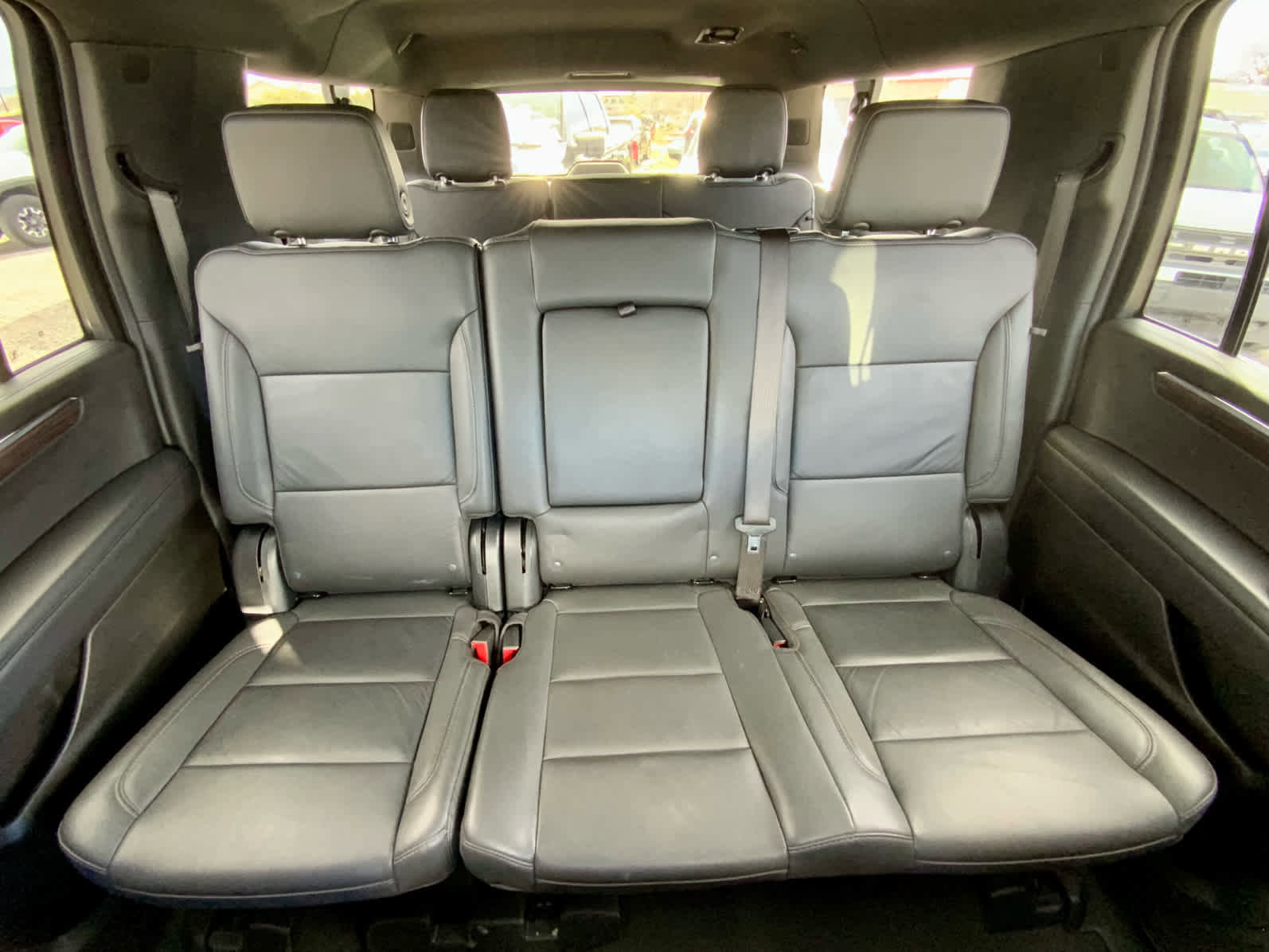 Used 2025 Chevrolet Suburban Z71 AWD/4WD image 28