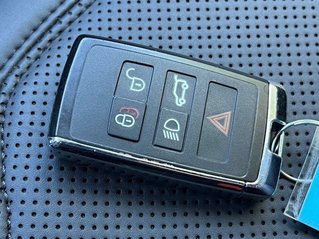 Used 2025 Land Rover Defender 110 S AWD/4WD image 32