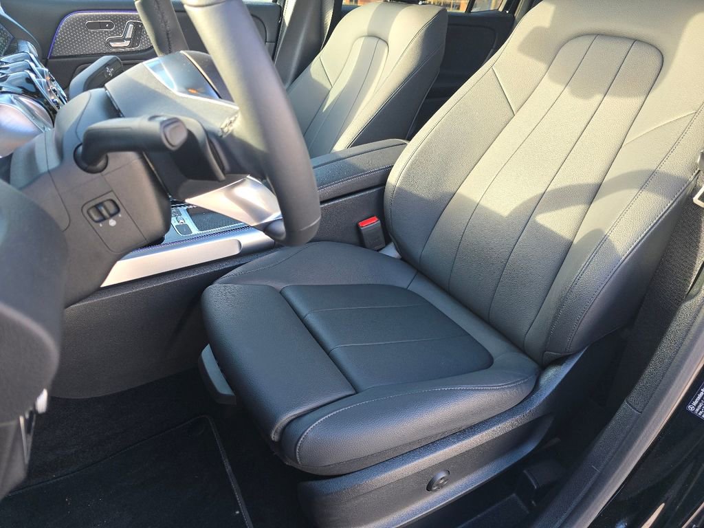 Certified 2026 Mercedes-Benz GLB 250 4MATIC image 24