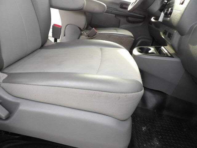 Used 2019 Nissan NV 1500 S image 23