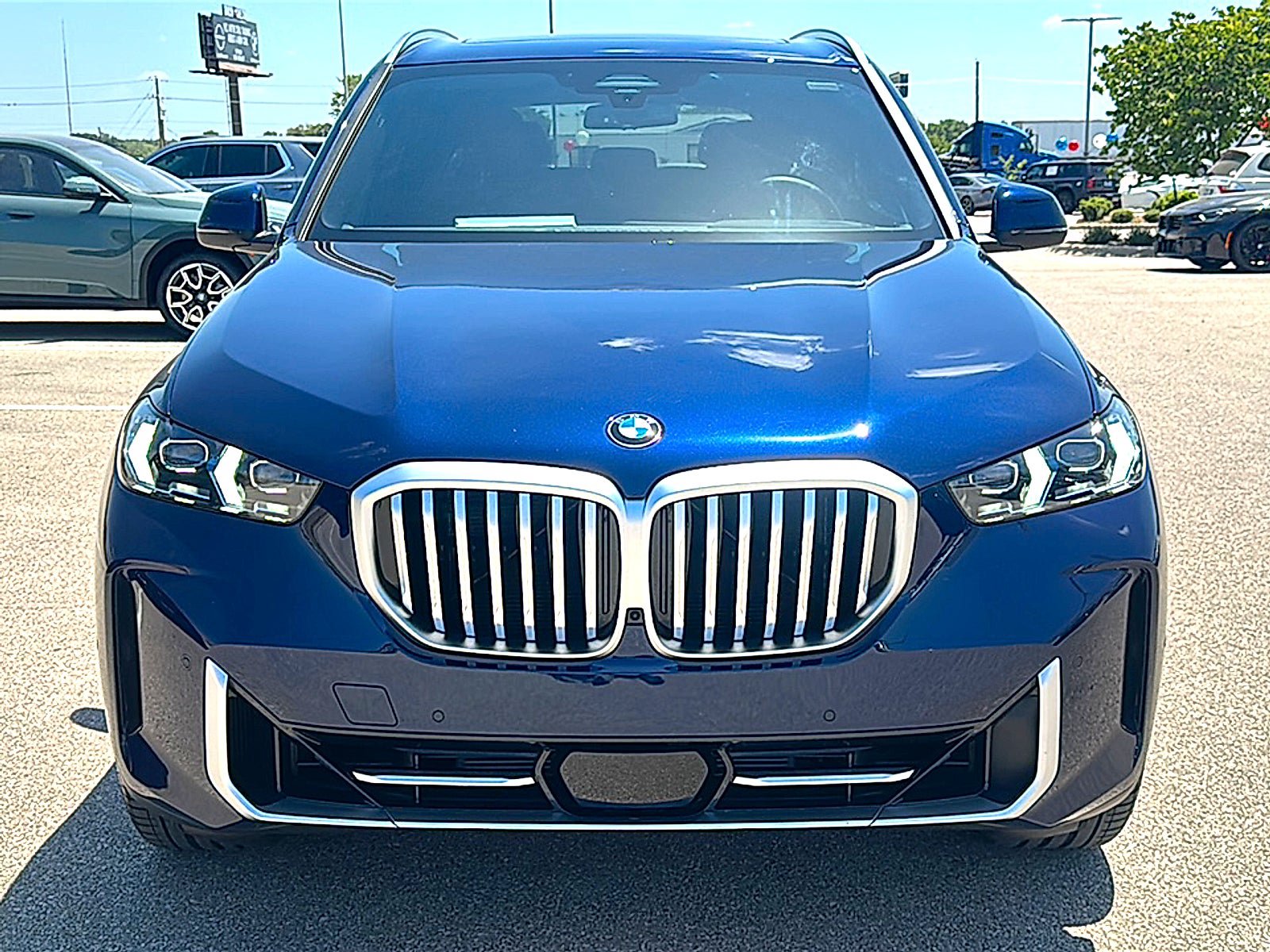 Used 2025 BMW X5 xDrive40i w/ Premium Package AWD/4WD image 11