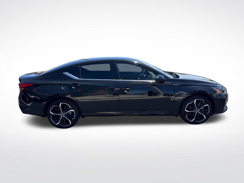 Used 2023 Nissan Altima 2.5 SR AWD/4WD image 6
